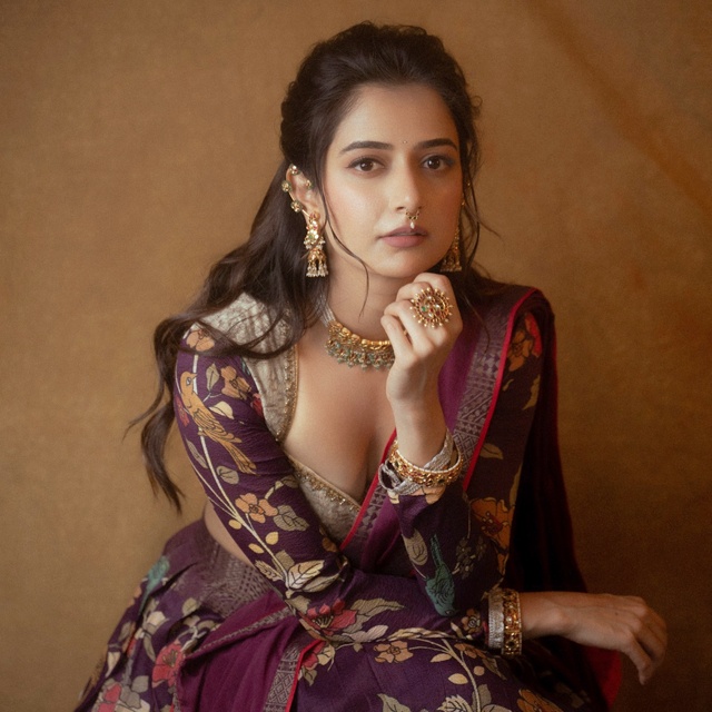 Ashika Ranganath's Fashion Style: Sarees, Glamour & Modern Ease