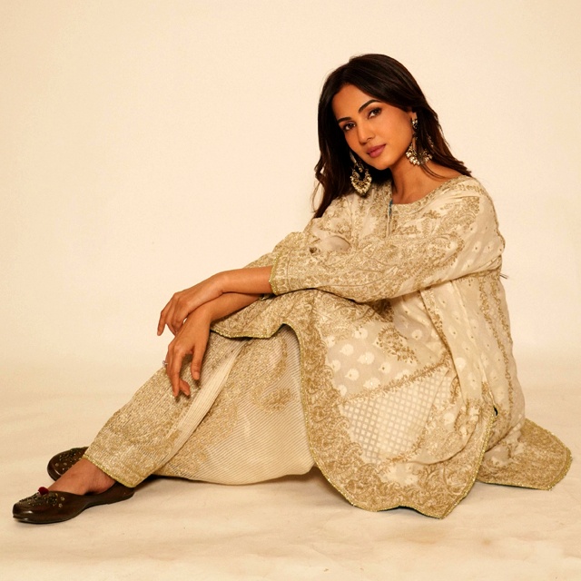 Cream, Beige and Gold: A Softer Indianwear Vocabulary