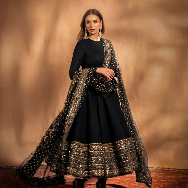 Aditi Rao's flaunts in a Black Anarkali suit for Sabyasachi's Event