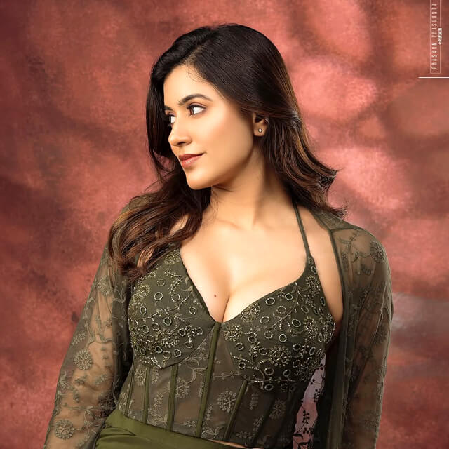 Anju Kurian stuns in Modern Olive Green Three Piece Outfit by Zenora