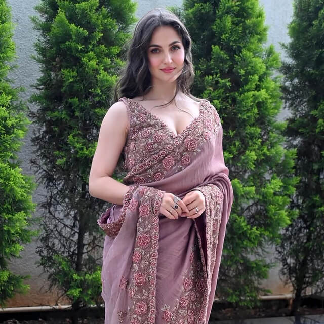Elli AvrRam flaunts in a Rose Pink Saree for Ilu Ilu 1998 Promotions