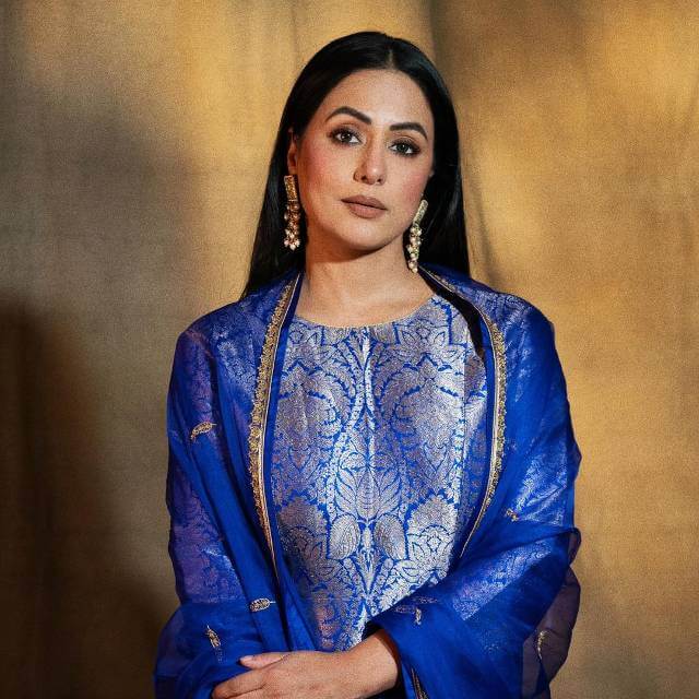 Hina Khan's Traditional outfit meets style in Mumbai