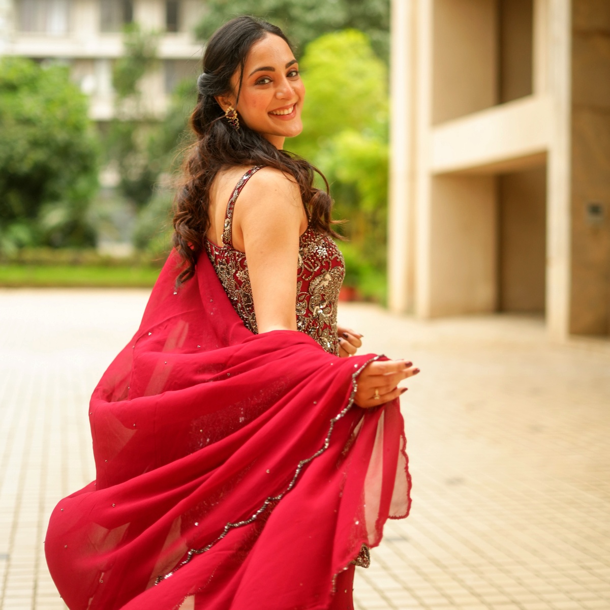 Kanikka Kapur's Red Look has a detail You'll Want to See