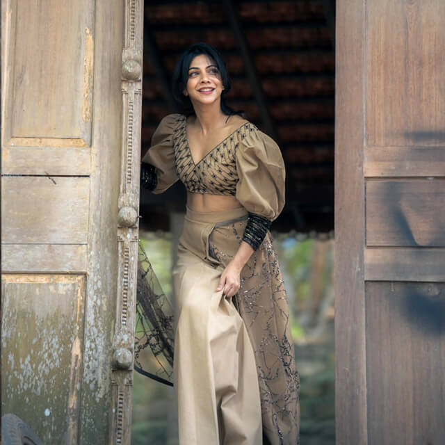 Madonna opts for a Beautiful Biscuit Color Outfit