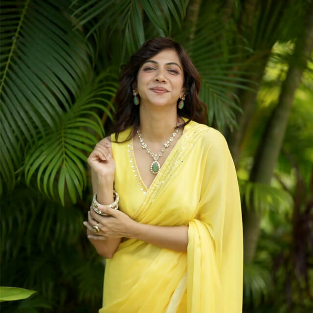 Madonna's Bright Yellow Saree creates a new Fashion Statement