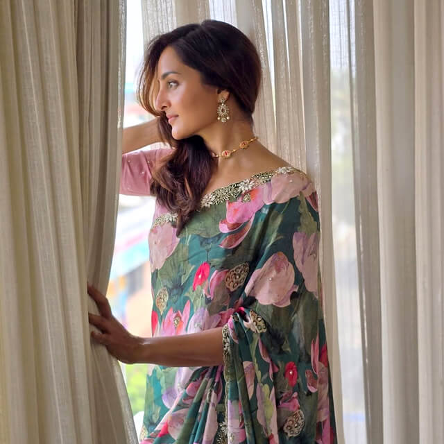 Manju Warrier's Floral Saree is breaking the Internet