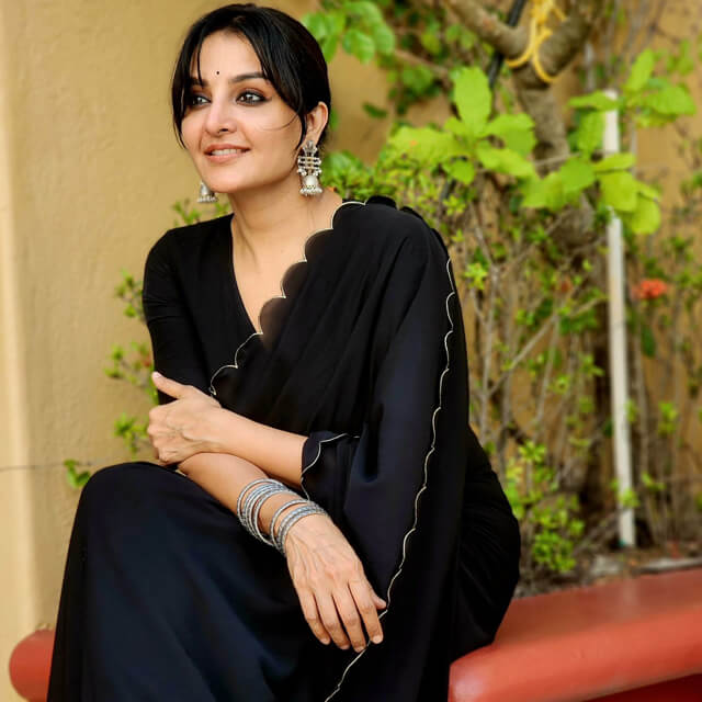 Manju Warrier | Black Saree Magic