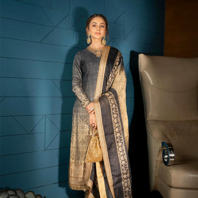 Rakul Preet dazzles in a Printed Kurta worth 2 Lakhs