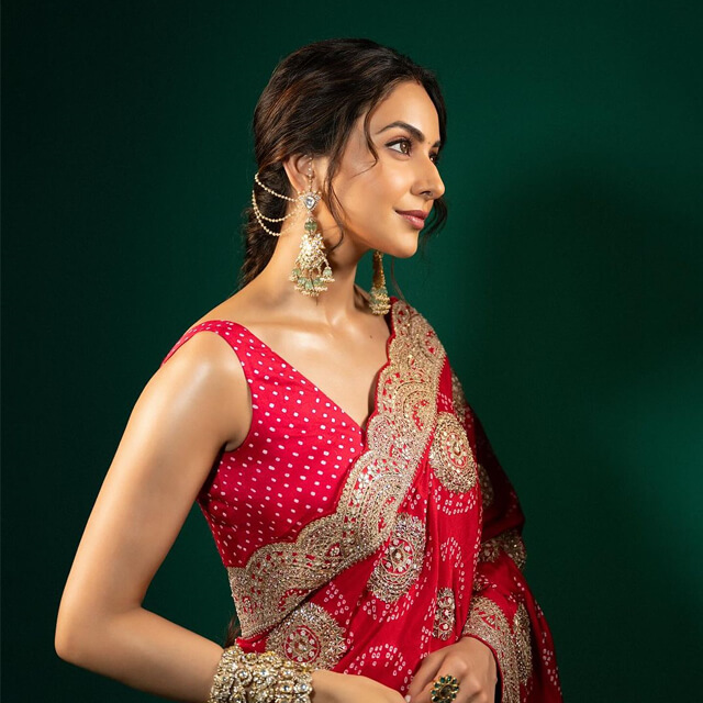 Rakul Preet Singh flaunts in a perfect Red Saree for this Diwali