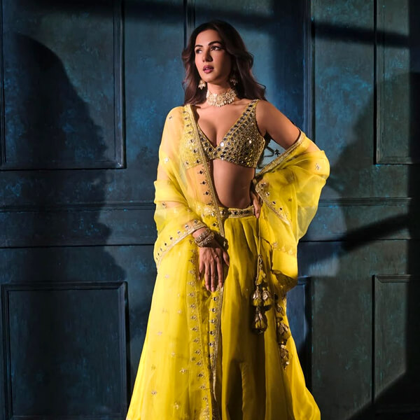 Sonal Chauhan's Style Statement in Yellow Lehenga
