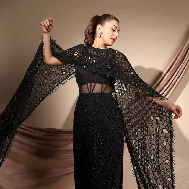 Hansika Motwani's Body Hugging Black Gown and Cape steals all Lens Hansika Motwani's Body Hugging Black Gown and Cape steals all Lens
