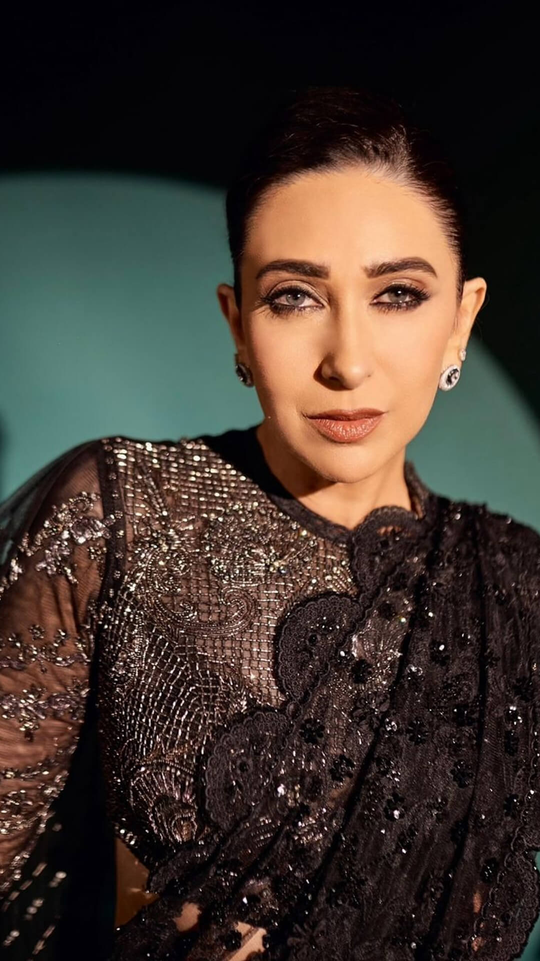 Karisma Kapoor's Black Monochrome Dress at IBD Finale steals the show